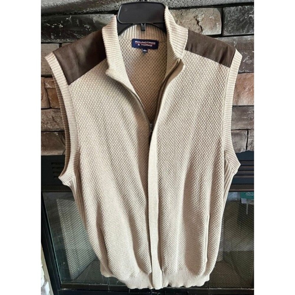 Roundtree & Yorke Men’s Full Zip Sweater Vest with Faux Suede Shoulders Size L